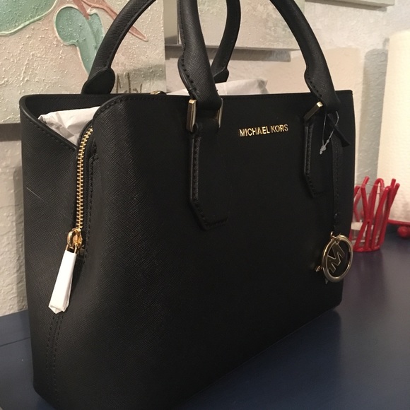 Michael Kors bag - Picture 2 of 8